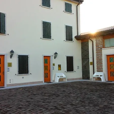 Relais Corte Pontigliardo Hotel *