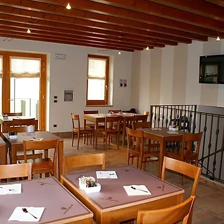 Relais Corte Pontigliardo Szálloda Colà